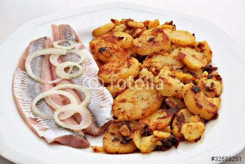 Matjes und Bratkartoffeln